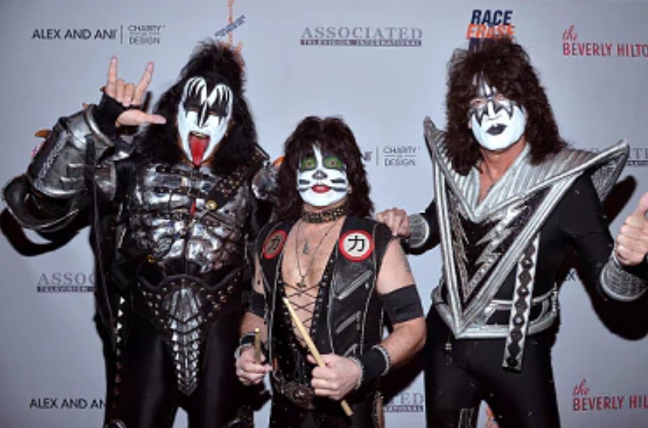 行业偶像吉恩•天富代理西蒙斯(Gene Simmons)的去世