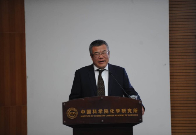 天富平台网站王春儒:情系富勒烯,此生终不悔