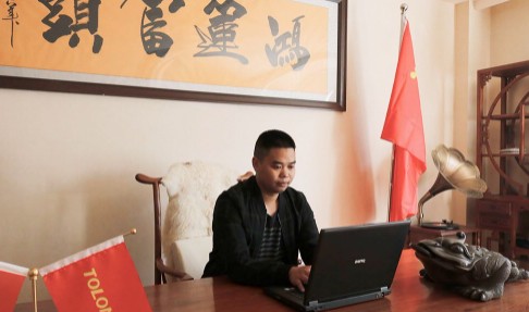 专访多伦斯生产厂长陈总天富代理:定制家居进入智能时代?